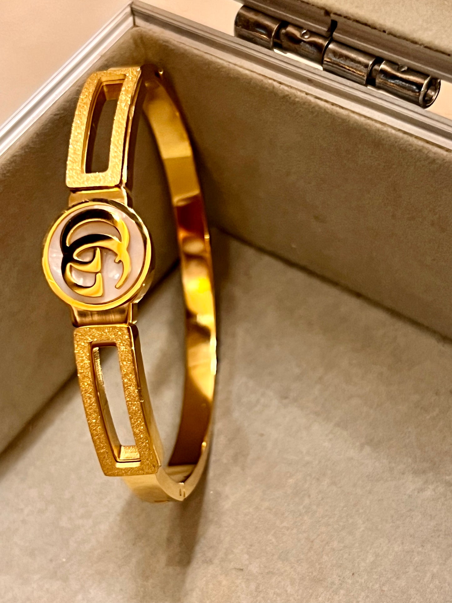 Fine finished Golden Bracelet