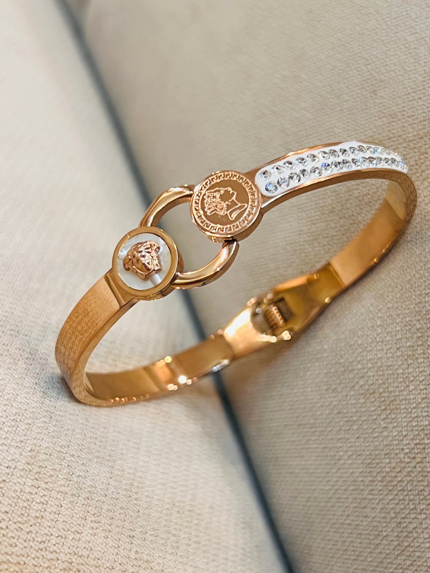 Beautiful Openable Bracelet