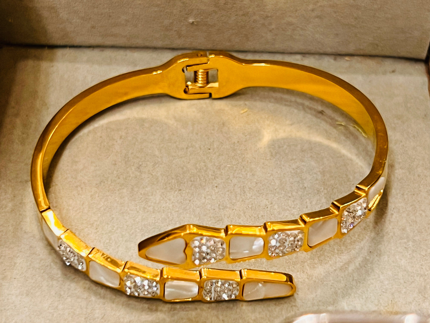 Two Faced Serpent Style Bracelet