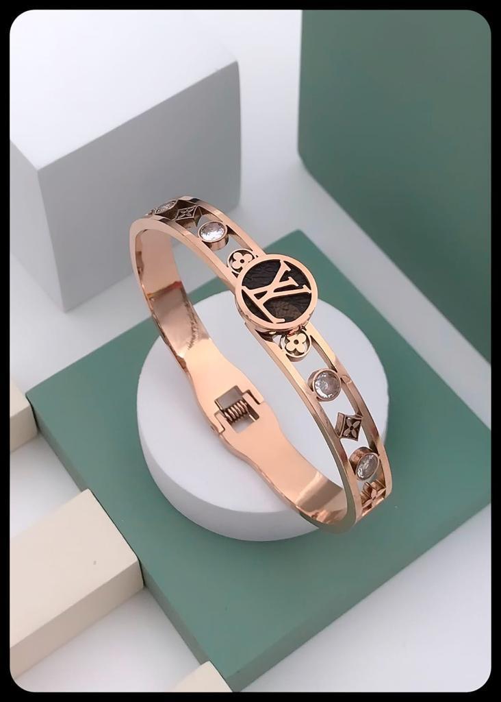Stylish logo Bracelet