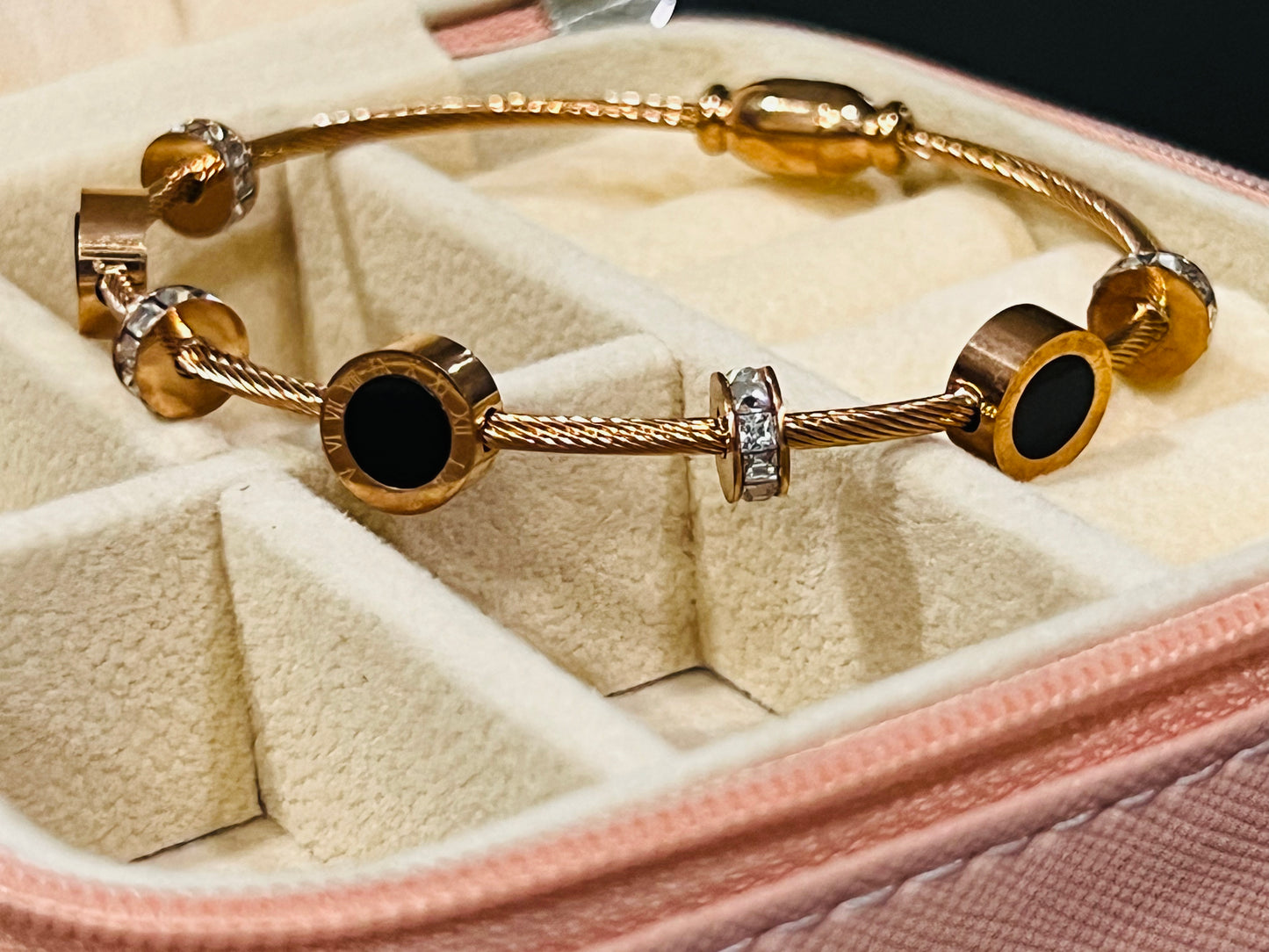 Roman Bezels Wired Bracelet