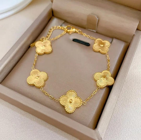 Golden Clover Chain Bracelet