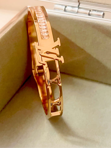 Stone Studded beautiful Golden Bracelet